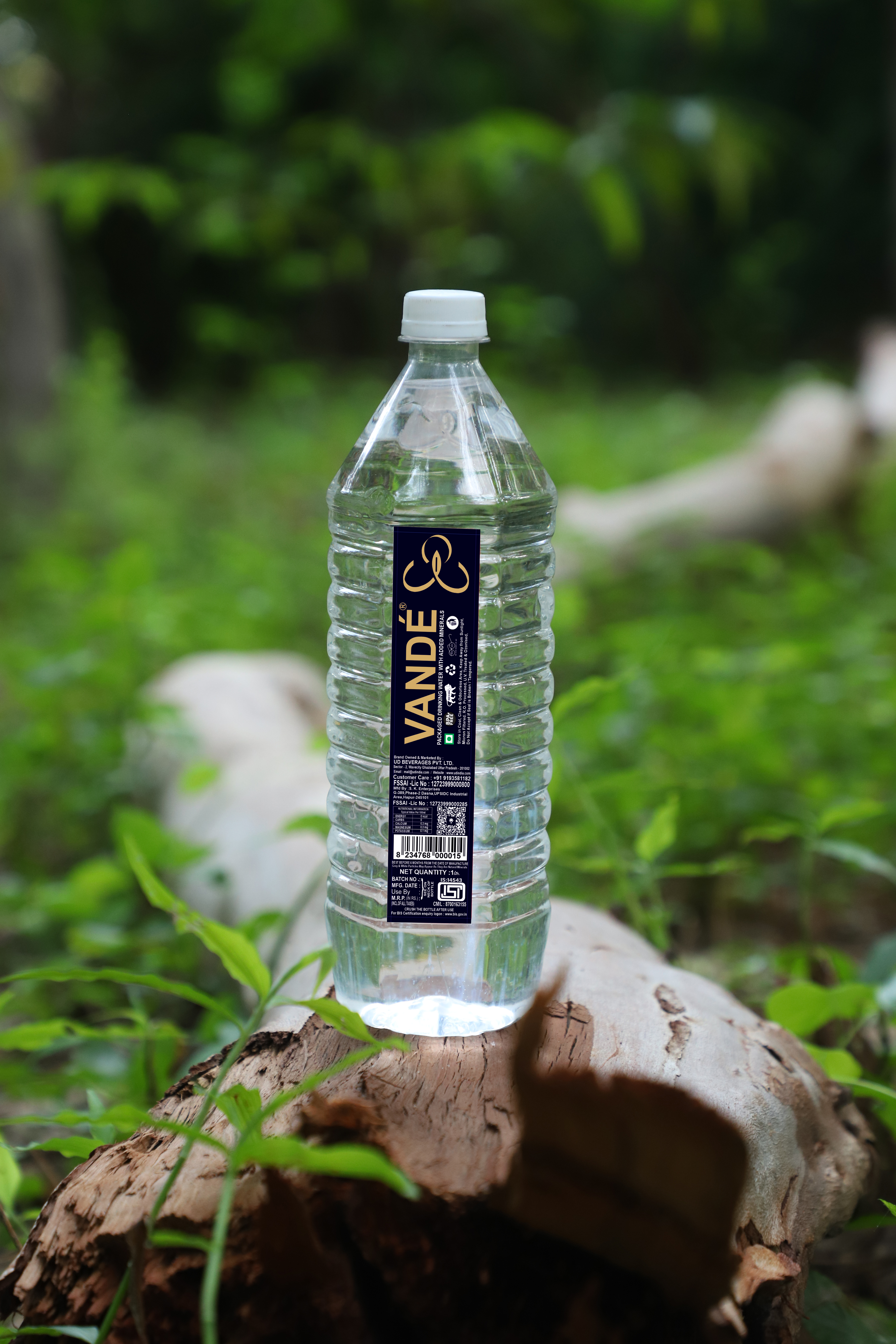 Close up of Vande bottle with water droplets
